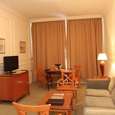 Napoleon Hotel Beirut Exterior foto