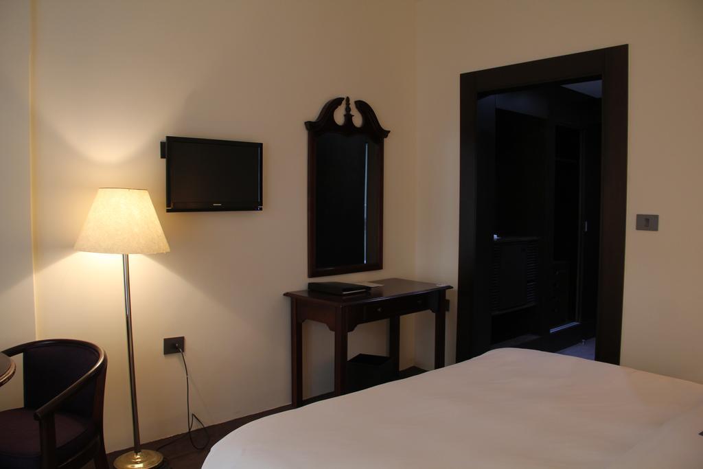 Napoleon Hotel Beirut Exterior foto