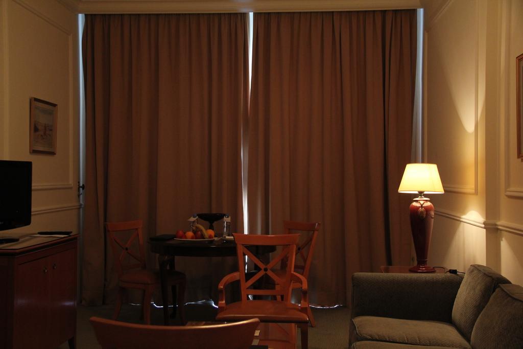 Napoleon Hotel Beirut Exterior foto
